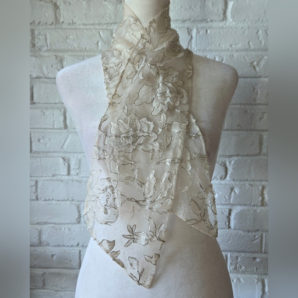 Vintage Ivory + Silver Floral Lace Scarf, Party, Bridal, Wrap - Picture 6 of 11